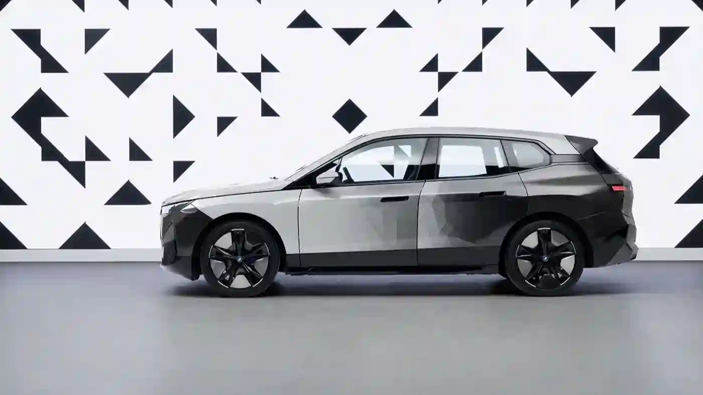 Магия изменения цвета кузова: BMW iX Flow с революционной технологией E Ink.