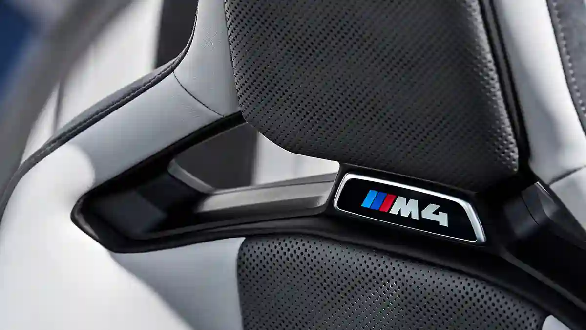 BMW Group представляет новый BMW M4 Competition Cabrio с системой полного привода M xDrive.