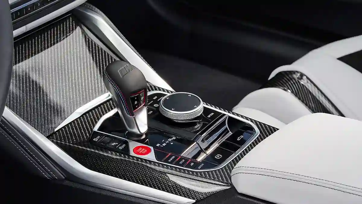 BMW Group представляет новый BMW M4 Competition Cabrio с системой полного привода M xDrive.