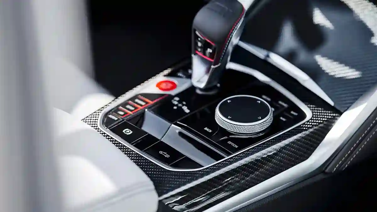 BMW Group представляет новый BMW M4 Competition Cabrio с системой полного привода M xDrive.