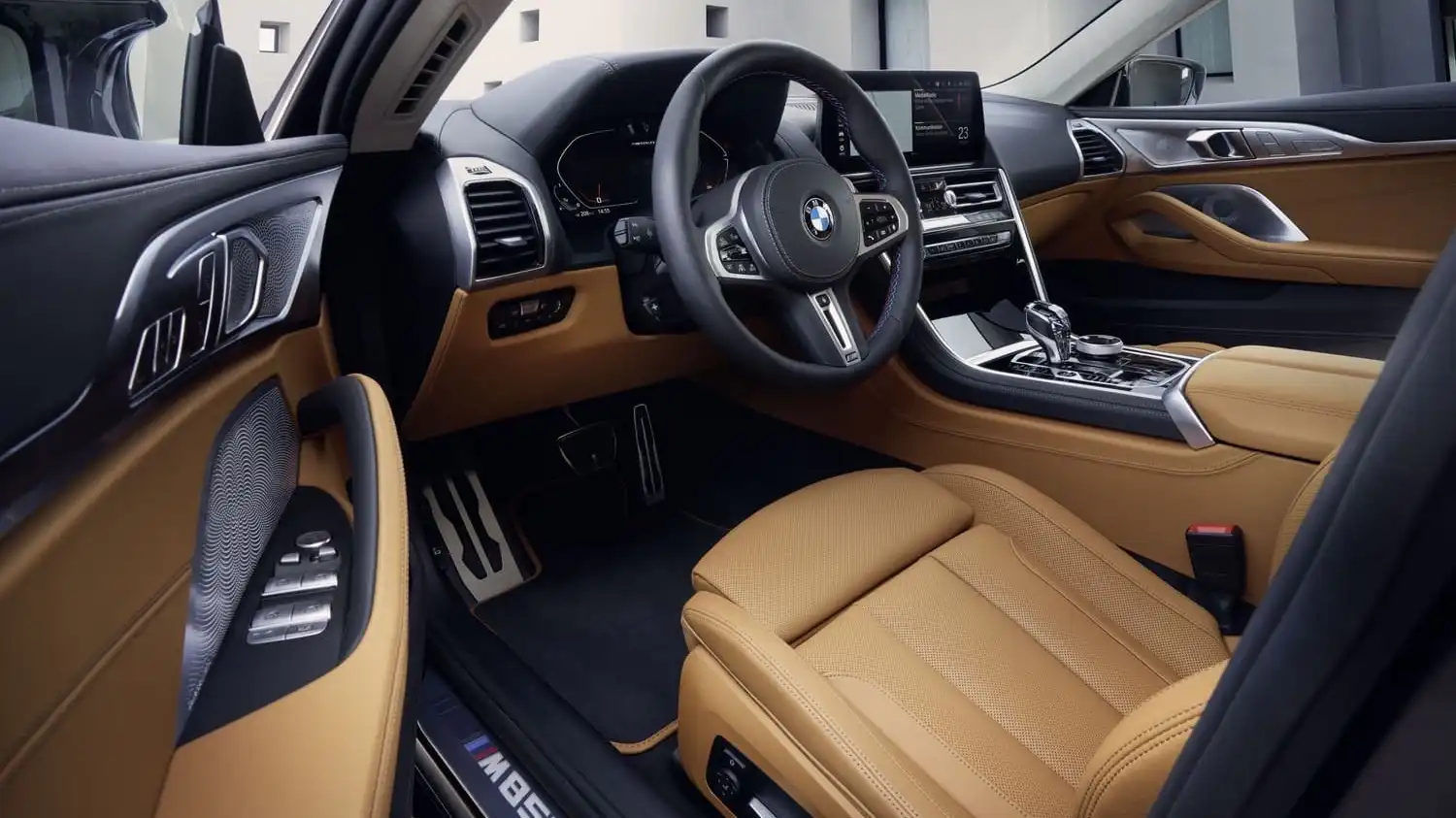 BMW Group представляет обновленные BMW 8 cерии Coupe, BMW 8 cерии Cabrio и BMW 8 cерии Gran Coupe.