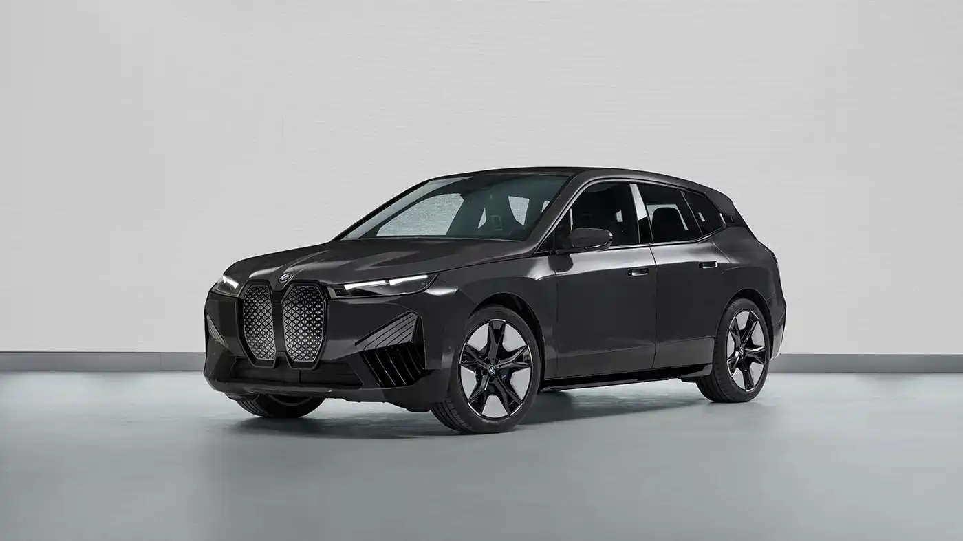 Магия изменения цвета кузова: BMW iX Flow с революционной технологией E Ink.