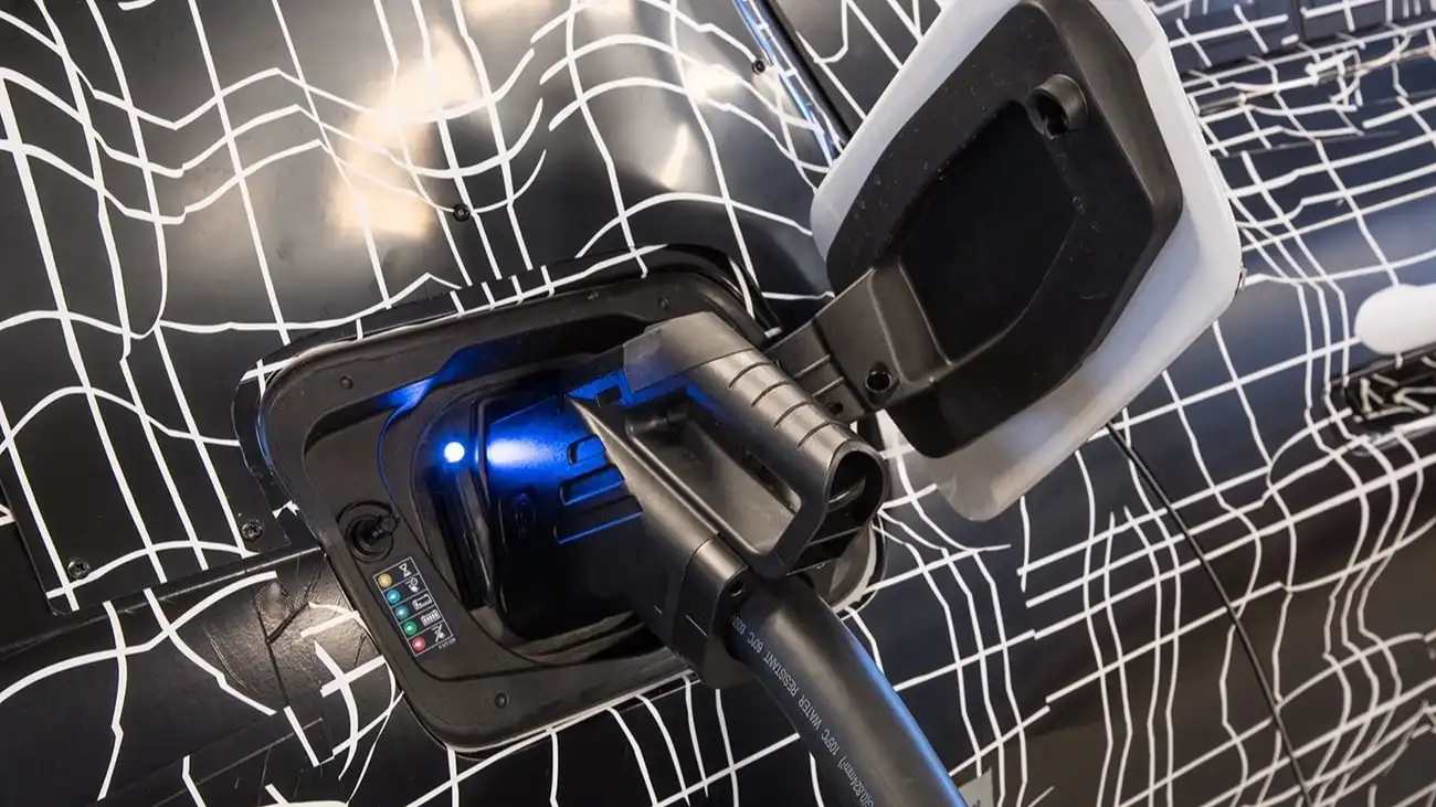 BMW i7 проходит зимние динамические испытания вблизи Полярного круга.